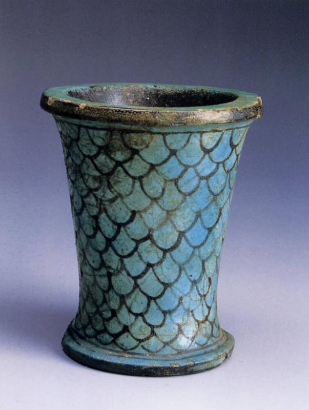 VESSEL WITH A SCALE PATTERN