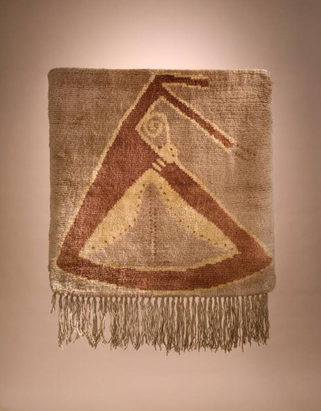 TAPESTRY RUG WITH INDIAN MOTIF