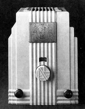 AIR-KING "SKYSCRAPER" RADIO