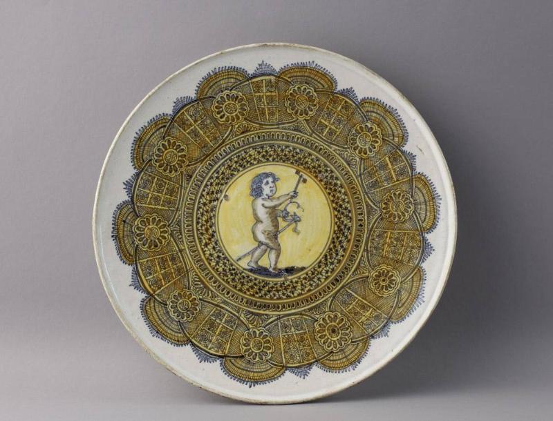 Salver with Bobbin Lace Decoration