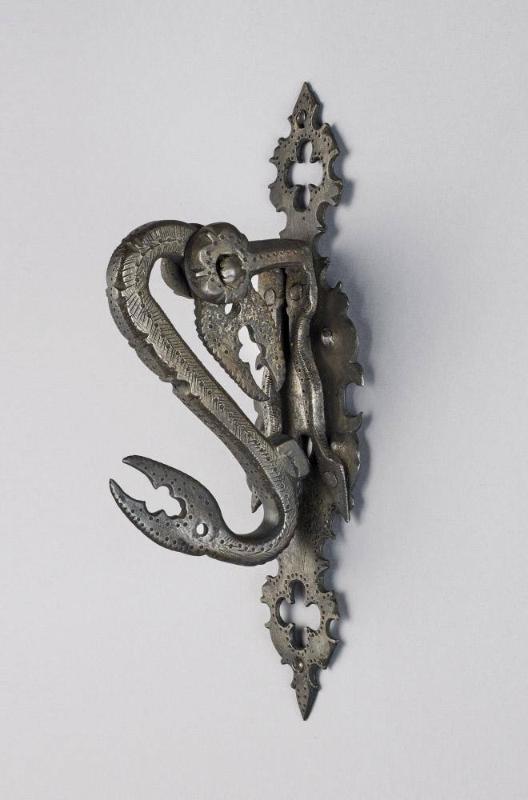 Door Knocker with Crab Claws