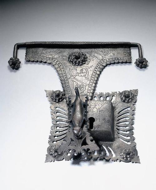 Lock and Hasp for Trunk